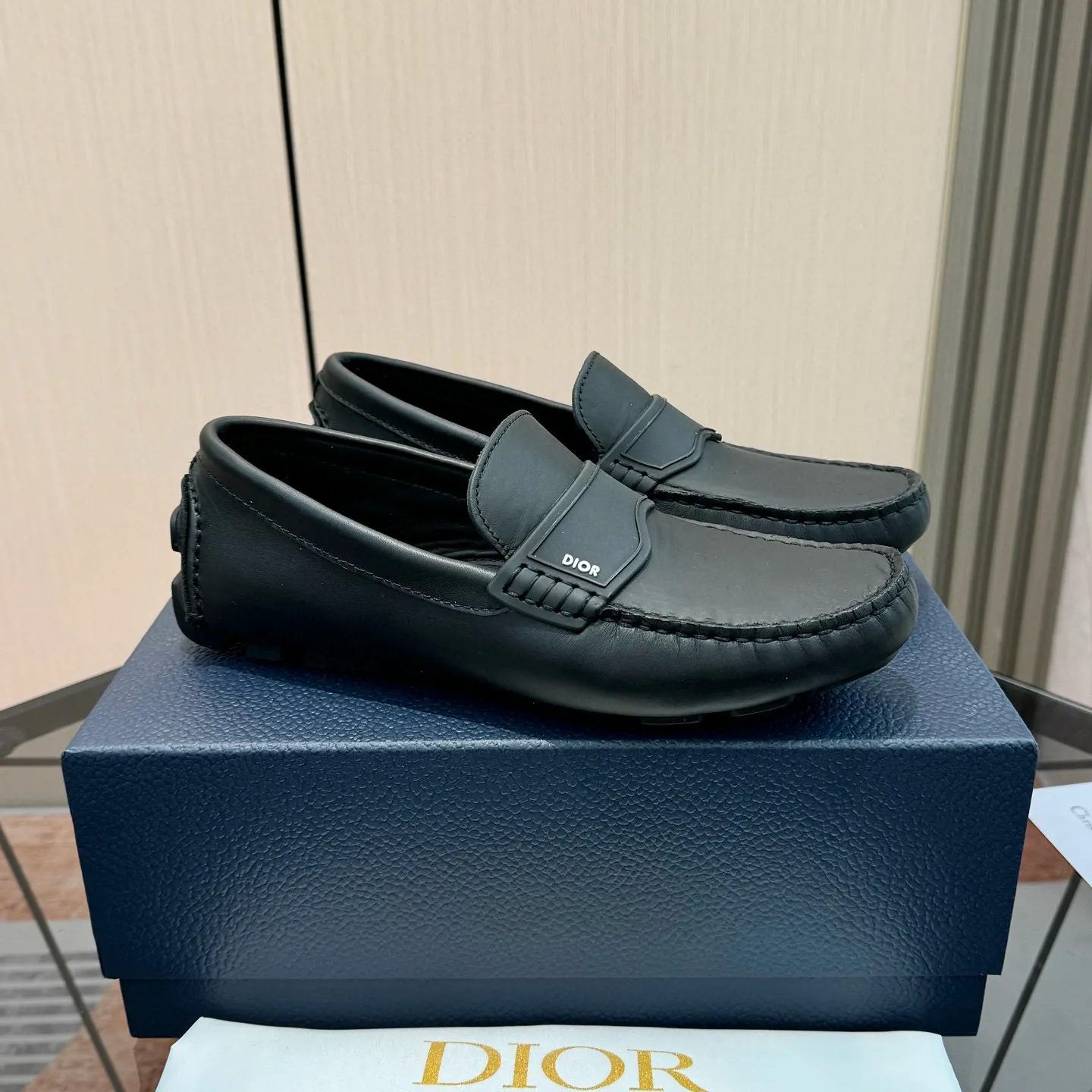 Men's shoes: 580💰 (Niu Li) (Dior Doudou shoes) Exclusive new model Official website new model The upper is made of high-quality imported calf, the color is delicate, and the luxurious texture flows. Tailor-made for exquisite men, creating a noble aura. Delicate and smooth lines. Cowhide lining. Size: 38-44, 45 customized. Outdoor driving shoes for experienced drivers🚗